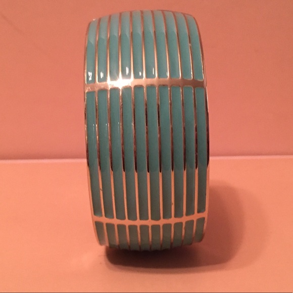 Turquoise Clamp Bracelet w/ Gold Stripes - Picture 4 of 4